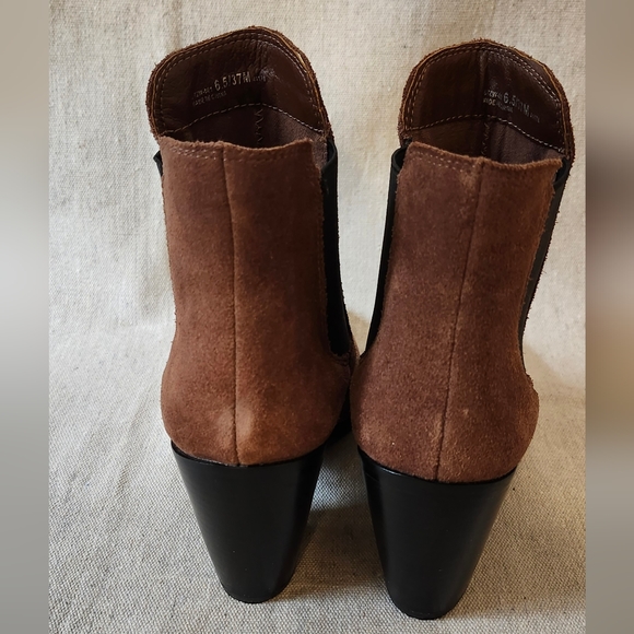 Chinese Laundry Utah Oak Brown Suede Leather Pointed-Toe Ankle Booties 6.5 - Picture 8 of 8